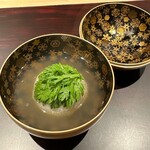 Uemura - 石川加賀蓮根餅　中に松葉蟹　大根　菊菜　蟹出汁