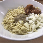 煮干しラーメン ゼクウ - 煮干し粉和え玉