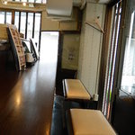 鮨ＤＩＮＩＮＧ 辰 - こじんまりとした店内