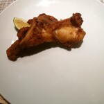 龍文 - 天然とらふぐの唐揚げ　しっかりジュ～シ～。 薄い衣で、少し濃いめの味付け