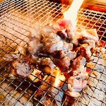 Kanda Ebisuya - 弾力のある食感と噛んだ瞬間じゅわっと溢れる肉汁がたまらない『地鶏の炭火焼き』は他では味わえない贅沢な味わいです♪是非一度ご賞味下さいませ。