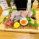 Shunsai Shirooji - お造り盛合わせ1,610円、味とボリュームも満足。