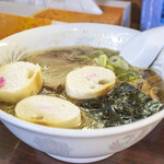 いぶき - 元祖いぶきのラーメン（1,000円／大盛り＋お麩増し）。