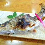 Yoshino Kankou - 2013年6月23日(日)　釣り上げたニジマスの塩焼き(400円)