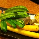 Chouretoro Yakiniku Sakurazaka - うりずん豆や島人参、、季節の沖縄野菜はどのコースにもついております。