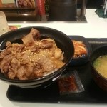 Yoshinoya - お昼の定番