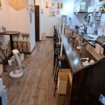 WINE&BEER 頂 - 入口から見た店内