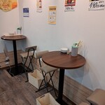 WINE&BEER 頂 - 小テーブル２個