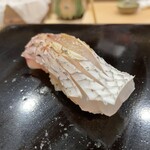 日本橋蛎殻町 すぎた - 皮付き鯛握り