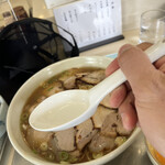 永福町 大勝軒 - 手に馴染むデカ蓮華