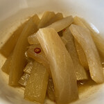 おふくろ亭 - 2023/02/14
      ホル鍋定食 大飯 温泉玉子 ニンニク 600円
      中華風野菜炒め 100円
      大根きんぴら 100円
      チキンかつ 100円