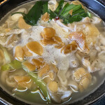 おふくろ亭 - 2023/02/14
      ホル鍋定食 大飯 温泉玉子 ニンニク 600円
      中華風野菜炒め 100円
      大根きんぴら 100円
      チキンかつ 100円