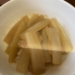 おふくろ亭 - 2023/02/14
      ホル鍋定食 大飯 温泉玉子 ニンニク 600円
      中華風野菜炒め 100円
      大根きんぴら 100円
      チキンかつ 100円