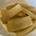 おふくろ亭 - 2023/02/14
      ホル鍋定食 大飯 温泉玉子 ニンニク 600円
      中華風野菜炒め 100円
      大根きんぴら 100円
      チキンかつ 100円