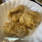 おふくろ亭 - 2023/02/14
      ホル鍋定食 大飯 温泉玉子 ニンニク 600円
      中華風野菜炒め 100円
      大根きんぴら 100円
      チキンかつ 100円