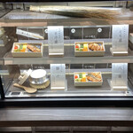 海苔弁八重八 - ケース内見本