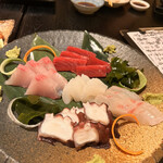 居酒屋　上半 - 刺身3種盛り950円