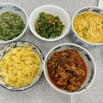 スパイス計画 - 左上から青菜のココナッツサラダ、菜の花のチリマスタード炒め、ダル♪