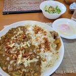 まざあ・ぐうす - キノコカレー温玉つき