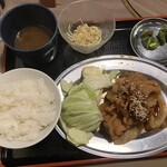 みるくばー - 230206月　東京　みるくばー　国産豚ロース生姜焼き定食980円