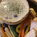 夜景チーズ&ステーキ Buono - チーズ溢れるシカゴピザ・プレーン、フォンデュ具材