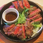 夜景チーズ&ステーキ Buono - 黒毛牛の希少部位盛り合わせ・イチボ、ネクタイ、ラムカワ