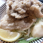 Umaimon Sakaba Toribuchou - 豚ロース唐揚げ。3枚。500円くらい？衣食ってるみたい…