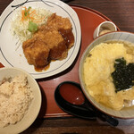 たまき - 大山ハーブ鶏のチキンカツ定食（卵とじトッピング）