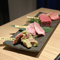 にく稲 - ・塩肉盛り合わせ
                (上タン塩、特製塩タレ ※カルビ、山葵焼き、赤身ステーキ瞬間スモーク ※カメノコ)