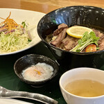 Youshokuya Tomato Batake - 洋食屋のビフテキ丼（1,000円税込）