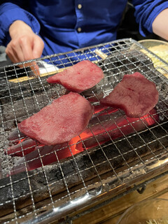 焼肉ホルモン 龍の巣 - 上タン