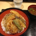 日本橋 からり - 野菜天丼　980円