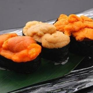 毎日仕入れる旬の食材を活かした握り、特製昆布酢シャリの一貫