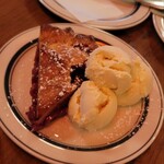 Byrd's Pizza & Ribs - cherry pie
