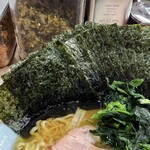 横濱ラーメン あさが家 - 海苔増しは5枚150円。