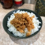 横濱ラーメン あさが家 - 平日のランチタイムはライス1杯無料。