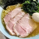 横濱ラーメン あさが家 - チャーシューは肩ロースの煮豚。