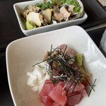 マルカツ - アワビは生と茹での両方で供されます