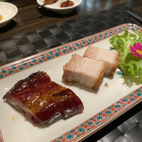 家寶 跳龍門 - 最高のチャーシューと最高の3枚肉焼き