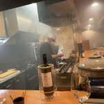 とりアロマ - モクモクになる店内