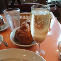 トラットリア グランボッカ - ポップオーバーとイヨマンテの夜