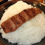 精肉・焼肉 とよおか - もちろん全て、オンザライスで、タレをご飯にいっぱいつけて