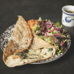 ムッシュ ペペ - ホタテとほうれん草、キノコのクリームガレット