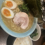 Izumiya - ラーメン中（トッピング→ほうれん草　海苔　味玉）