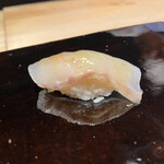 鮨 三心 - 天草の平目はえんがわが中に