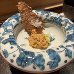 鮨 三心 - 白いのは黒龍の酒粕とのこと。