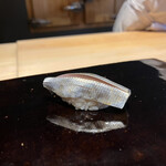 鮨 三心 - こはだは旨みを凝縮