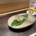 鮨 三心 - 太刀魚の焼物は少し燻してあります