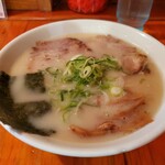 壱丁目ラーメン - ラーメン(シンプルで美味しい)