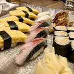 すし酒場 魚あるき - 「玉子（税込￥60）」「サバ（税込￥250）」「えんがわ（税込￥180）」「穴子（税込￥250）」「納豆細巻き（税込￥280）」